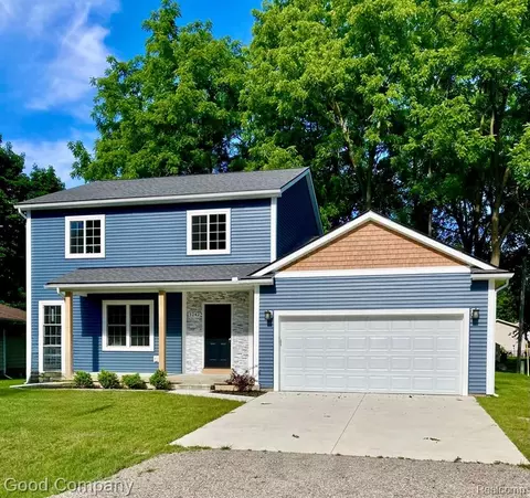 3242 Saint Clair Dr, Rochester Hills, MI 48309