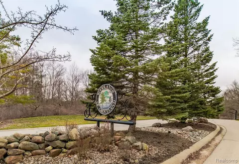 Vacant Land Pine Ridge, Holly, MI 48462