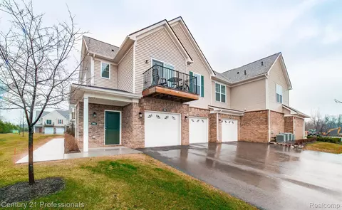 9864 Ridge Run St #43, Howell, MI 48855