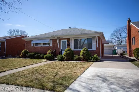 24605 Beck Ave, Eastpointe, MI 48021