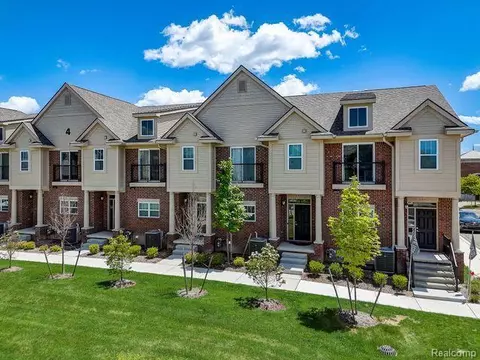 41600 Orianna Ln #14, Novi, MI 48375