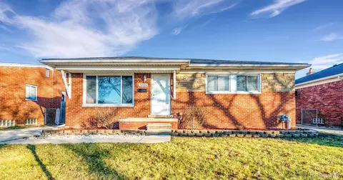 24514 Mabray Ave, Eastpointe, MI 48021