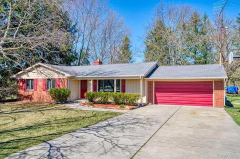 7326 Reid Rd, Swartz Creek, MI 48473