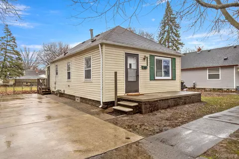 4333 4th St, Wayne, MI 48184