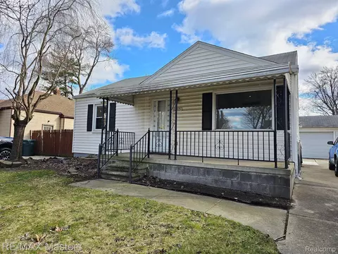 2115 Richmond Ave, Lincoln Park, MI 48146