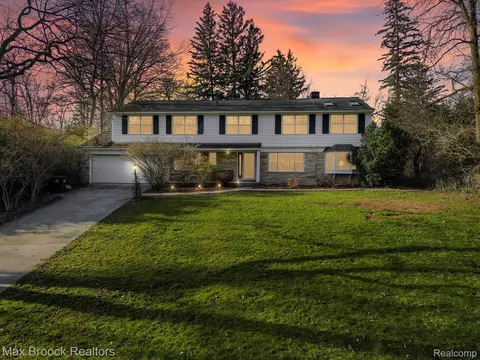 2224 Highland Rd, Ann Arbor, MI 48104