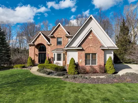 2266 Wild Cherry Dr, Howell, MI 48843
