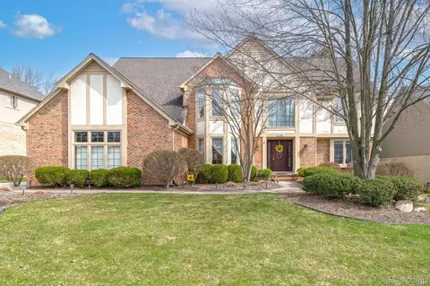 3669 Edinborough Dr, Rochester Hills, MI 48306