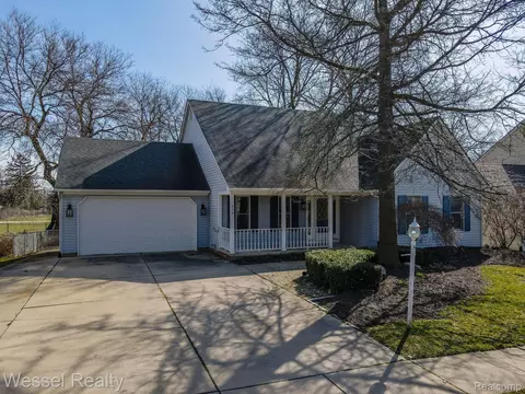 259 Brook Dr, Romeo, MI 48065
