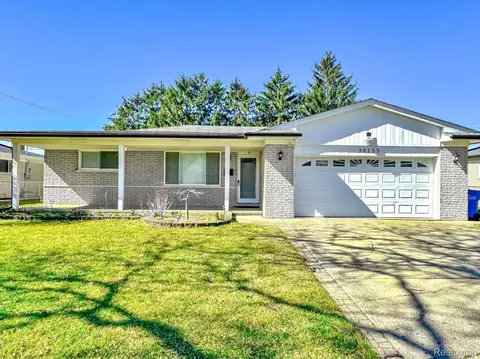 30155 Dell Ln, Warren, MI 48092