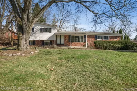 6987 Sandalwood, Bloomfield Hills, MI 48301