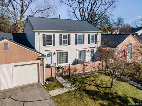 1538 Hidden Valley Ln #209, Rochester Hills, MI 48306