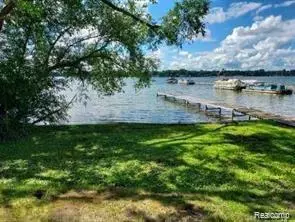 Vl E Shore Drive, Whitmore Lake, MI 48189