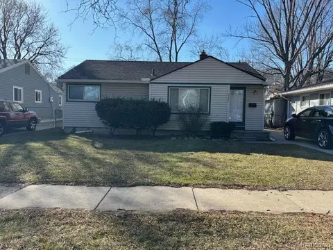 4223 Crooks Rd, Royal Oak, MI 48073