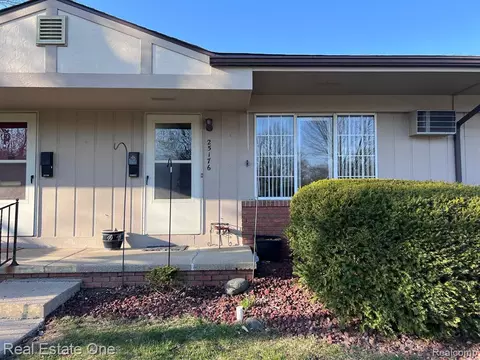 25176 Potomac Dr #2, South Lyon, MI 48178