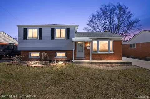 31544 Nelson Dr, Warren, MI 48088