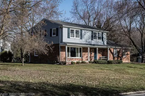432 Wilshire Dr, Bloomfield Township, MI 48302