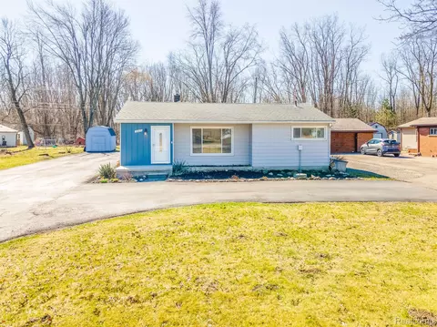 48615 Willis Rd, Sumpter, MI 48111