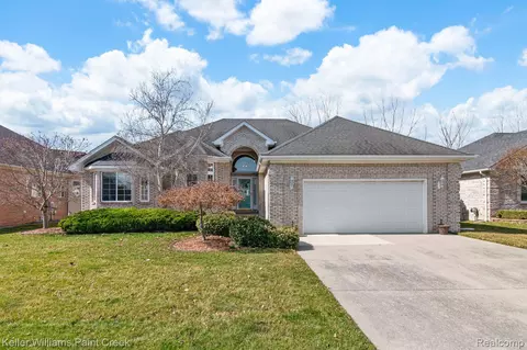 51415 Woodside Dr, Macomb, MI 48042