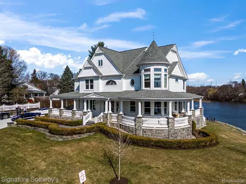 412 Horton St, Northville, MI 48167