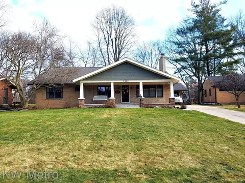 2328 Vinsetta Blvd, Royal Oak, MI 48073