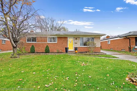 33336 Brownlea Dr, Sterling Heights, MI 48312