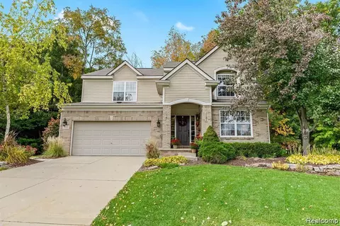 9123 Lyndenglen Crt Ct, Howell, MI 48843