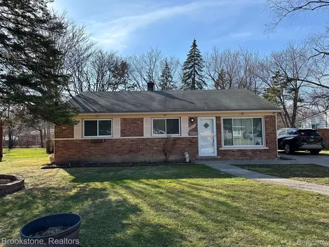 28043 Stuart Ave, Southfield, MI 48076