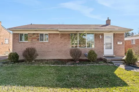 32744 Greenbriar Ave, Warren, MI 48092