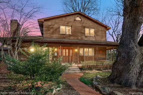 26275 Drake Rd, Farmington Hills, MI 48331
