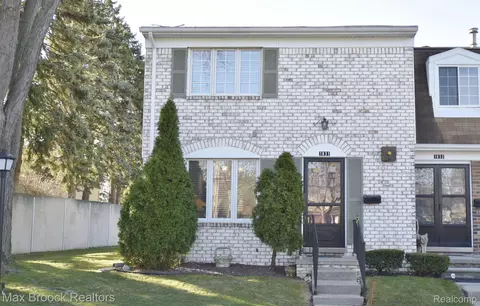 1831 Torquay Ave, Royal Oak, MI 48073