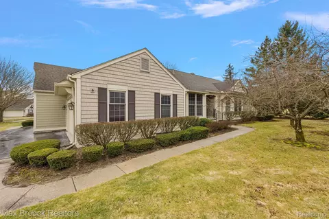 728 Briar Hl, Bloomfield Hills, MI 48304