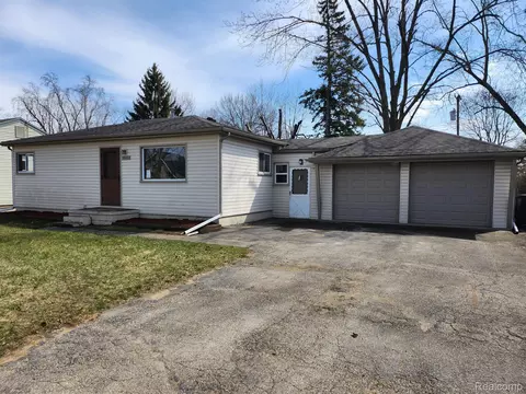 35303 School St, Westland, MI 48185