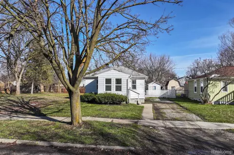3713 Pitkin Ave, Flint, MI 48506