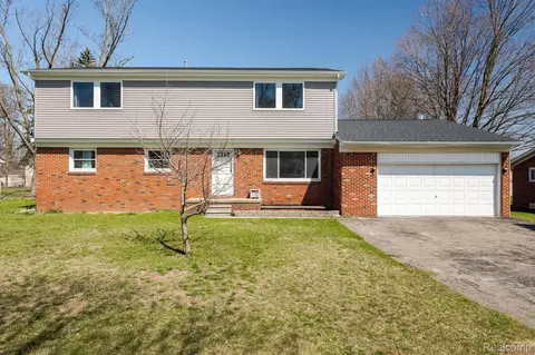 5265 Helene Ave, Shelby Township, MI 48316