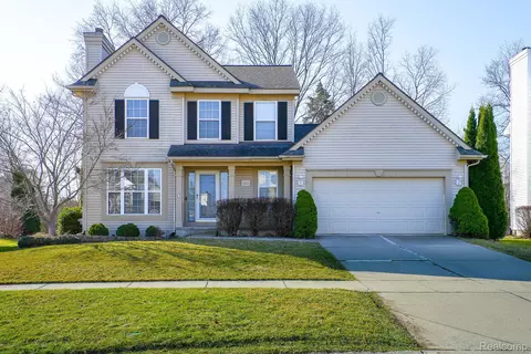 3680 Snowden Ln, Genoa, MI 48843