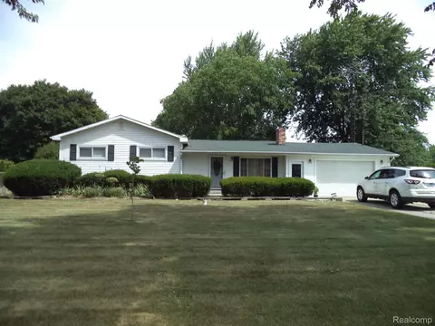 2119 Neeper St, Grand Blanc, MI 48439