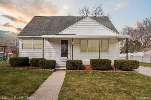 32630 Rosslyn Ave, Garden City, MI 48135
