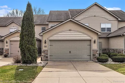 11418 Wolfort Spur #43, Green Oak, MI 48116
