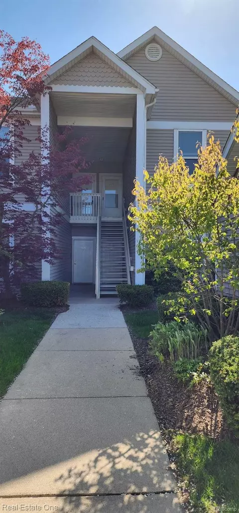 1495 Fox Pointe Cir, Pittsfield, MI 48108