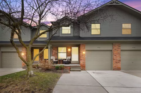452 Oakgrove, Clawson, MI 48017