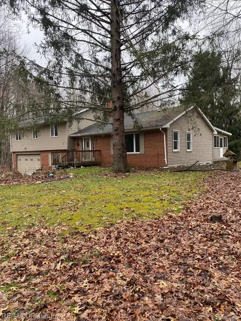 1150 Kellogg Rd, Oceola, MI 48843