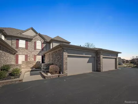 11337 Black Walnut, Washington, MI 48094