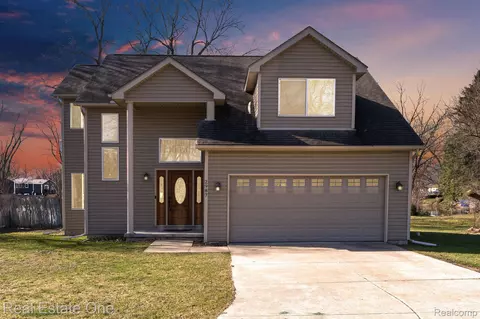2987 Sunderland, Waterford, MI 48329