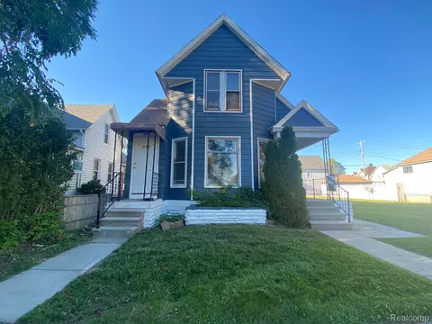 242 Ford Ave, Wyandotte, MI 48192