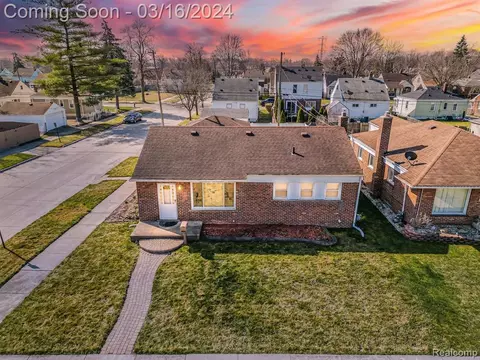 707 Detroit Ave, Lincoln Park, MI 48146