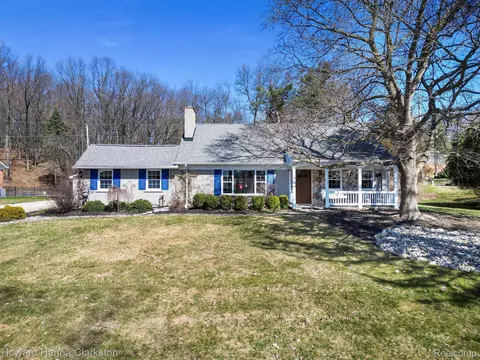 6524 Cranberry Lake Rd, Independence, MI 48348