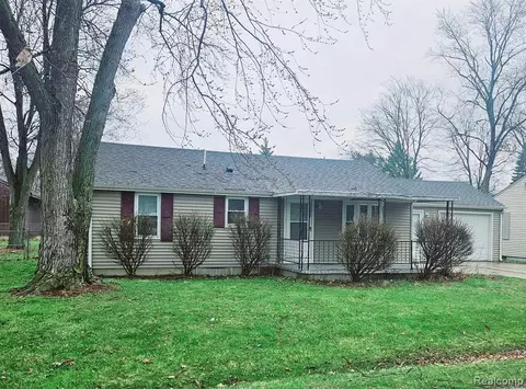2257 Bradford Dr, Grand Blanc, MI 48507