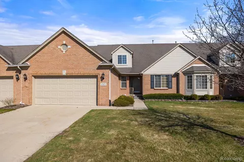 17473 Averhill Blvd, Macomb, MI 48042