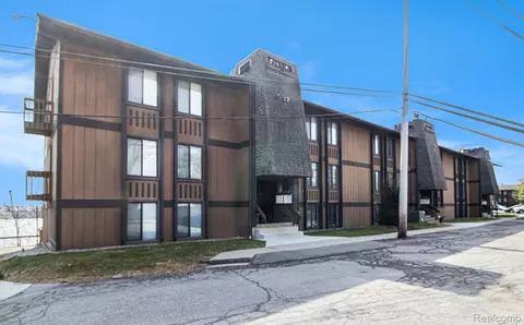 1744 S Grove St #102-A, Ypsilanti, MI 48198